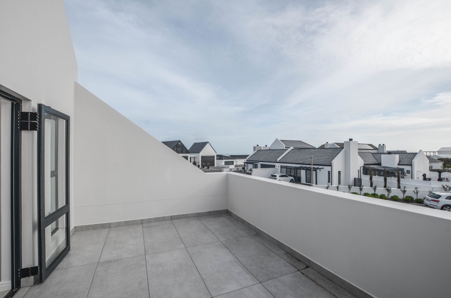 3 Bedroom Property for Sale in Yzerfontein Western Cape